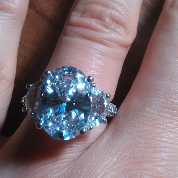 White Cubic Zirconia Sterling Silver Ring (Size 6.75) - Picture 6 of 16